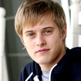 Lucas Grabeel